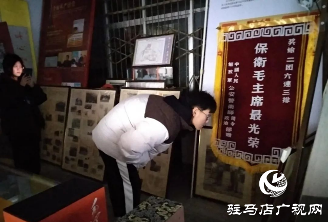 駐馬店:新春佳節(jié) 復興博物館涌動紅色激情