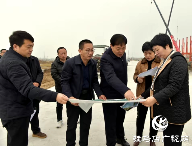 平輿縣委書記劉飛就推進(jìn)&ldquo;三園&rdquo;建設(shè)進(jìn)行現(xiàn)場(chǎng)辦公