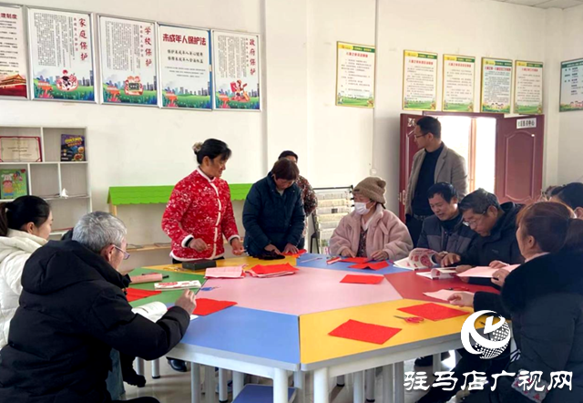 確山縣三里河:巧手“剪”出花樣世界