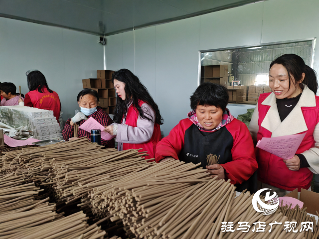 巾幗風(fēng)采綻芳華||平輿縣玉皇廟鄉(xiāng)： 柔肩挑重?fù)?dān) 女干部撐起基層工作&ldquo;半邊天&rdquo;