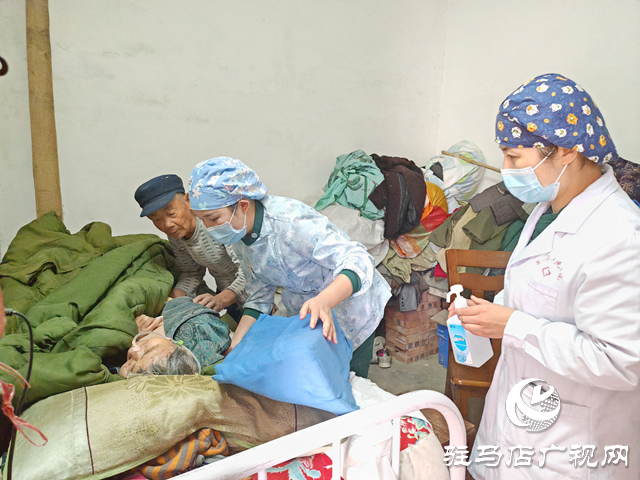 平輿縣人民醫(yī)院：&ldquo;互聯(lián)網(wǎng)+護士到家&rdquo; 居民足不出戶就能享受與醫(yī)院同質(zhì)化的護理服務(wù)