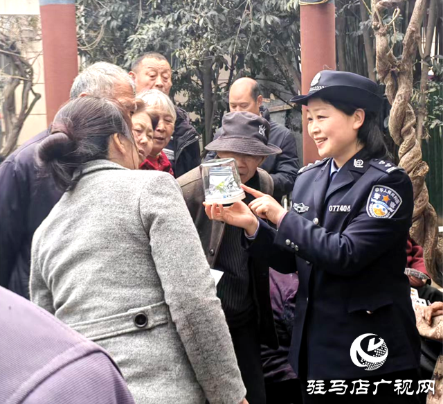 泌陽(yáng)縣公安局：禁毒宣傳進(jìn)公園 警民共建防&ldquo;毒&rdquo;墻