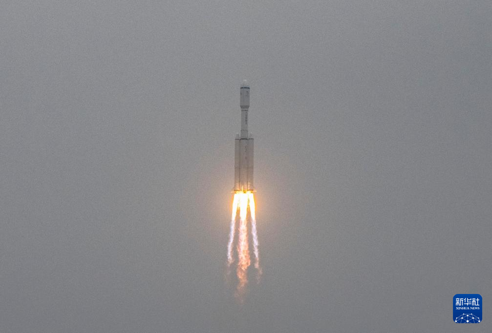 我國成功發(fā)射鵲橋二號中繼星