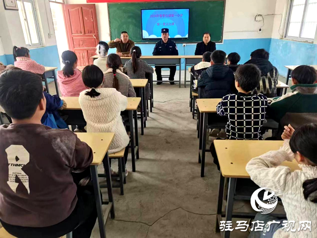 平輿縣李屯鎮(zhèn):法治教育進(jìn)校園 普法教育助成長