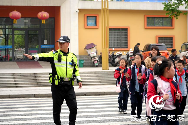 泌陽縣公安局：扎實(shí)做好&ldquo;護(hù)學(xué)崗&rdquo;