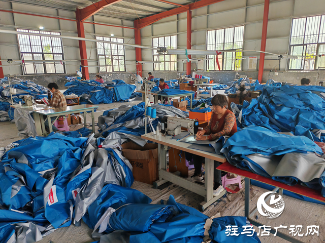 平輿縣廟灣鎮(zhèn)代關(guān)廟村：小小帳篷加工廠撐起鄉(xiāng)村&ldquo;致富傘&rdquo;