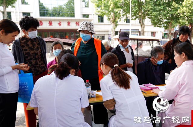 泌陽縣開展第77個(gè)世界紅十字日宣傳活動(dòng)