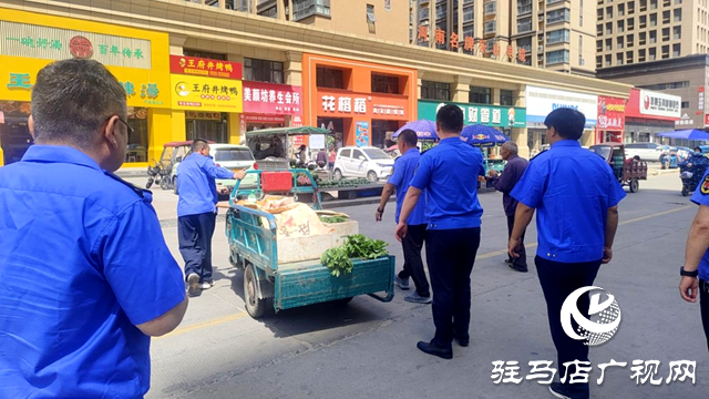 平輿縣： 疏堵結(jié)合治理&ldquo;馬路市場(chǎng)&rdquo; 守護(hù)城市&ldquo;煙火氣&rdquo;&ldquo;文明風(fēng)&rdquo;