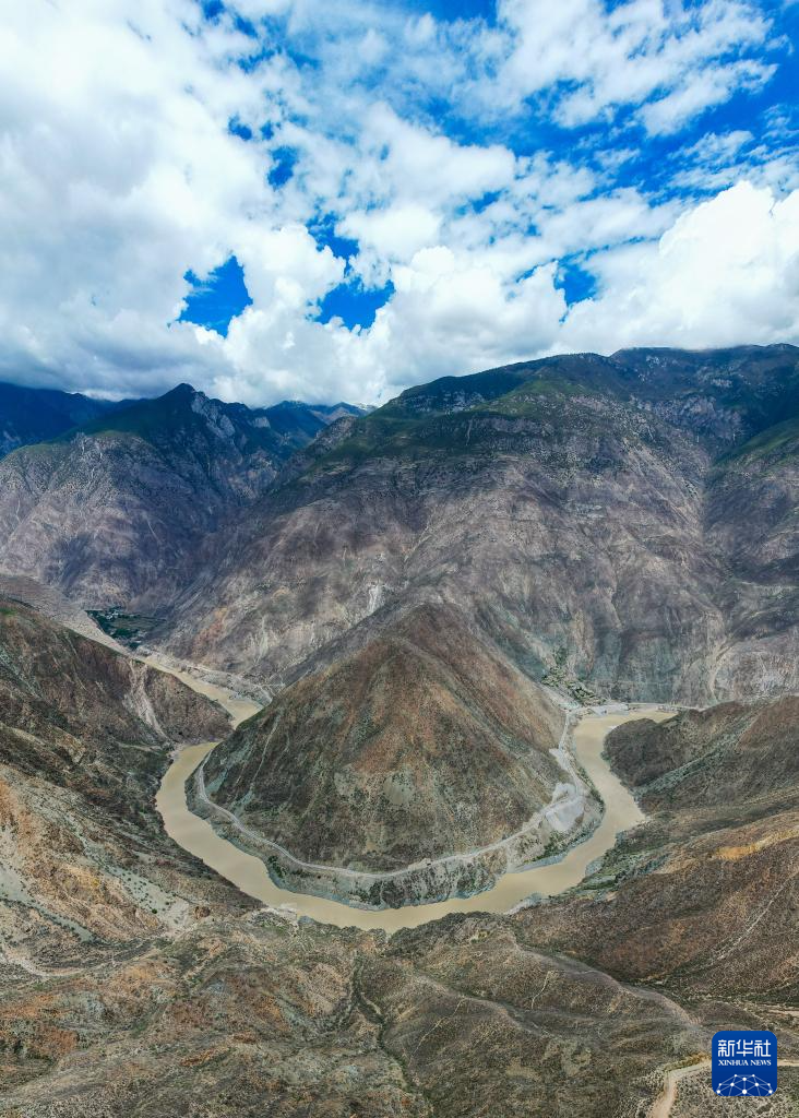 飛閱中國(guó)丨俯瞰金沙江大灣