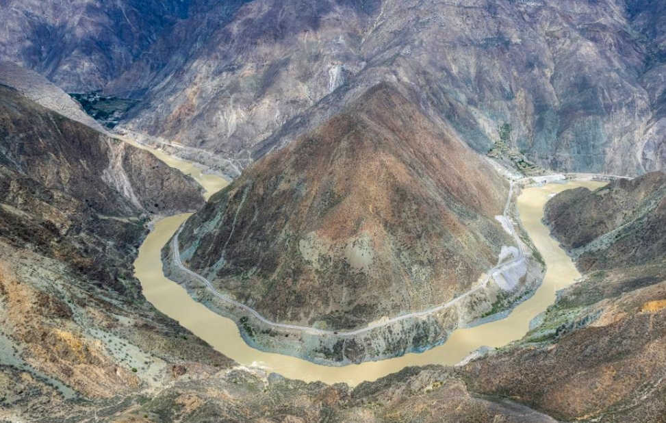 飛閱中國丨俯瞰金沙江大灣