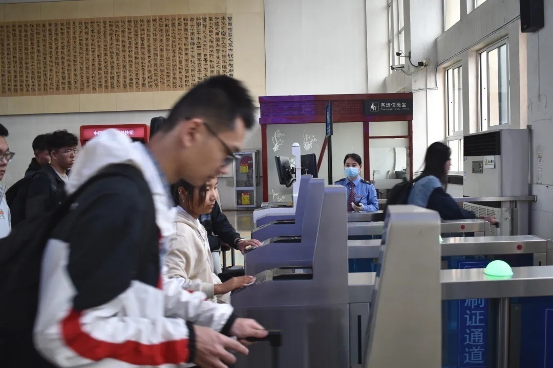 購(gòu)買聯(lián)程票后，這種“特殊情況”換乘不用下車！