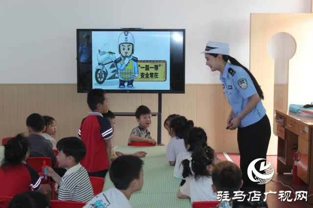 迎&ldquo;六一&rdquo;送平安 平輿交警開展交通安全進(jìn)校園活動