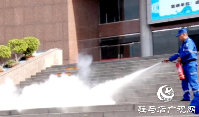 遂平縣文明辦蛟龍救援隊到遂平三中開展地震避險、防溺水進校園宣講活動