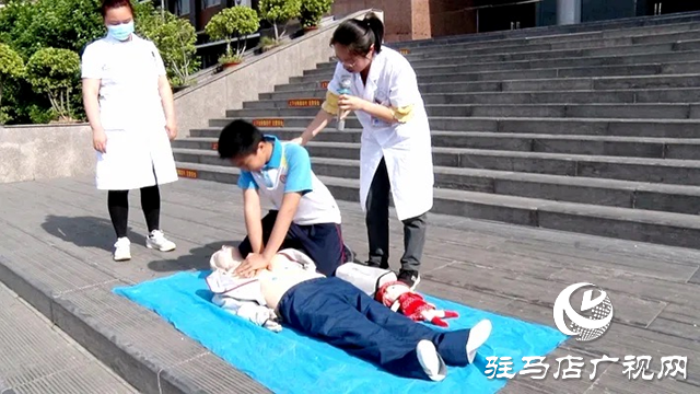 遂平縣文明辦蛟龍救援隊到遂平三中開展地震避險、防溺水進校園宣講活動