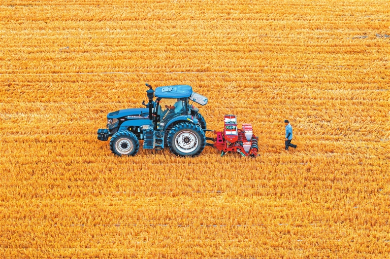 連日晴熱高溫&ldquo;霸屏&rdquo; 人工增雨助力緩解旱情