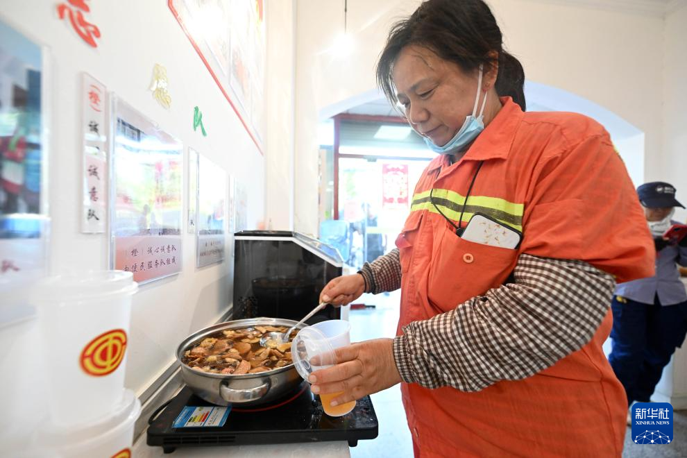 直擊多地高溫天氣 這些關(guān)懷沁人心