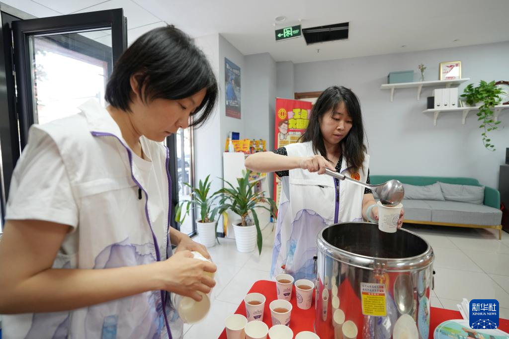 直擊多地高溫天氣 這些關(guān)懷沁人心