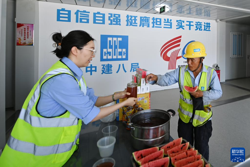 直擊多地高溫天氣 這些關(guān)懷沁人心