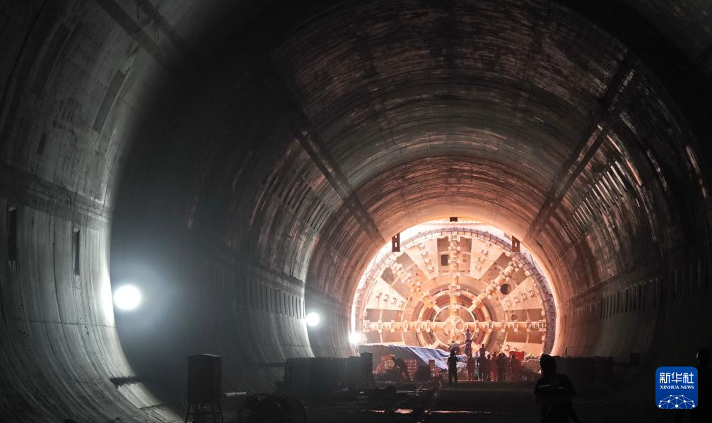 京唐城際鐵路運潮減河隧道順利貫通