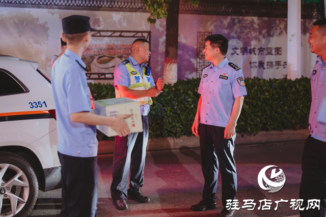 駐馬店市公安局經(jīng)濟(jì)開發(fā)區(qū)分局開展“送清涼”慰問(wèn)活動(dòng)