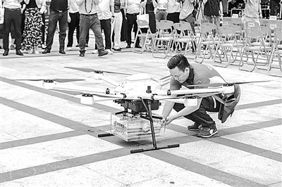 無人機成功配送高考錄取通知書