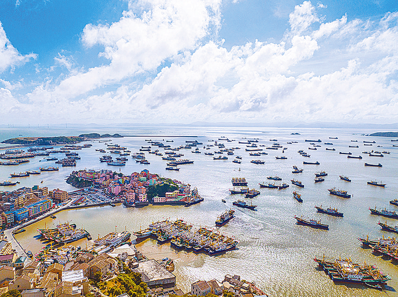 夏日漁港美如畫