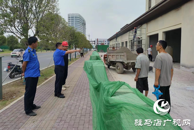 確山縣住建局:清除“私搭亂建” 為城市美顏