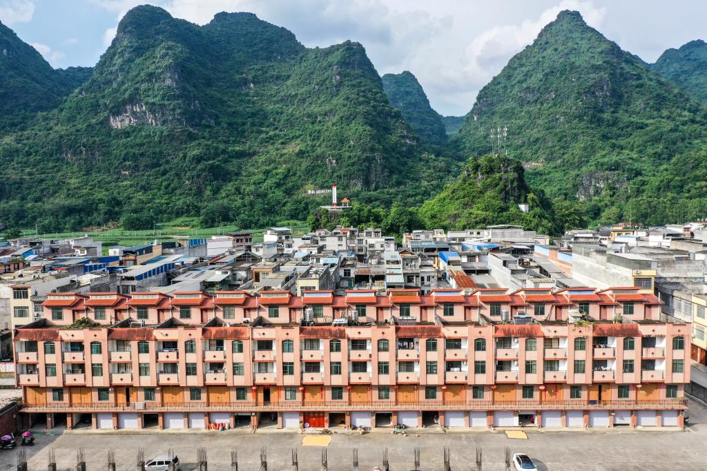 時(shí)光相冊(cè)丨弄拉的重生：荒山披綠 窮嶺生金