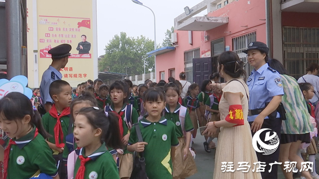 開學(xué)啦！正陽公安護(hù)學(xué)崗準(zhǔn)時(shí)上線