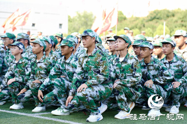 正陽(yáng)縣:戎裝展風(fēng)采 青春譜華章