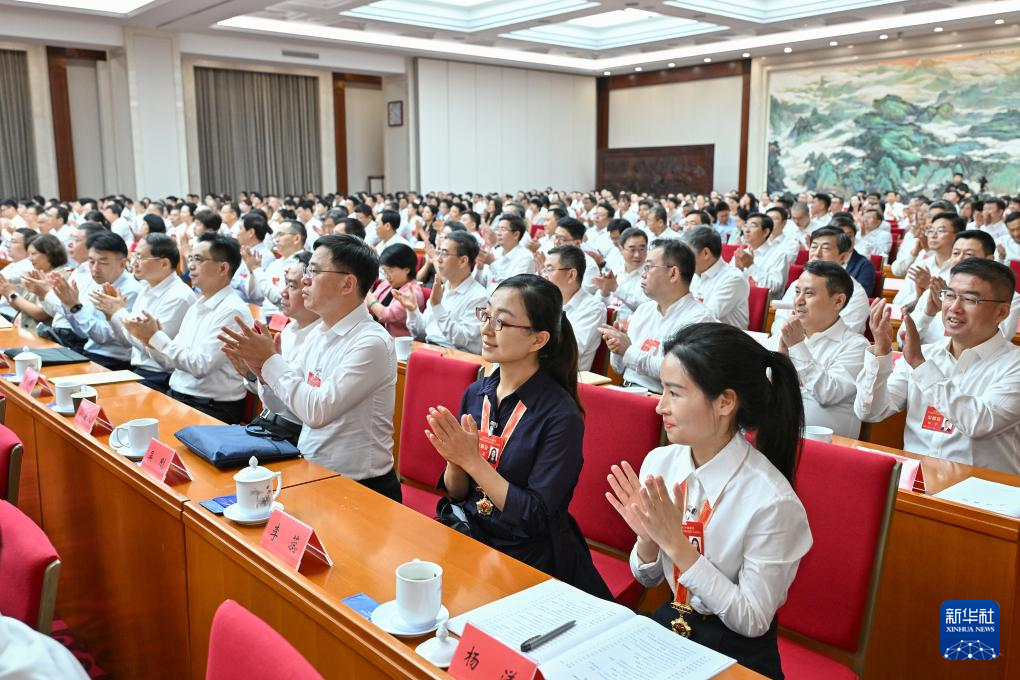 慶祝第40個(gè)教師節(jié)暨全國教育系統(tǒng)先進(jìn)集體和先進(jìn)個(gè)人表彰活動(dòng)在京舉行