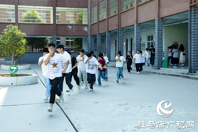 正陽(yáng)縣清源街道開展消防應(yīng)急疏散演練