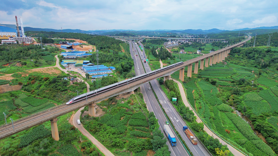 國(guó)慶黃金周運(yùn)輸期間火車(chē)票開(kāi)始發(fā)售