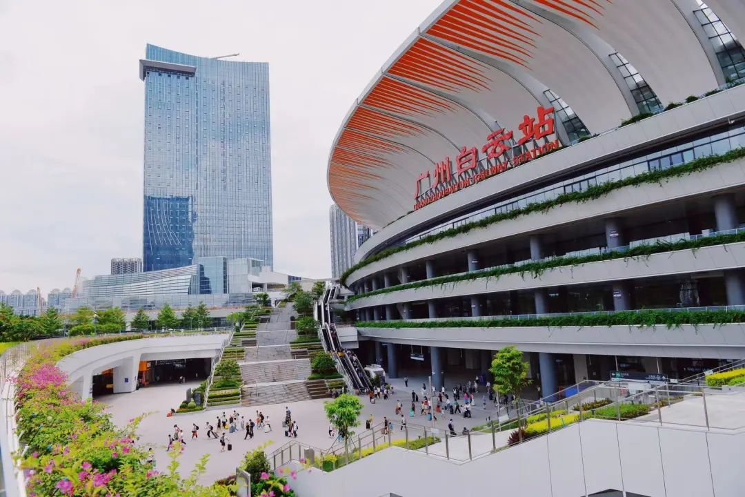 國(guó)慶黃金周運(yùn)輸期間火車(chē)票開(kāi)始發(fā)售