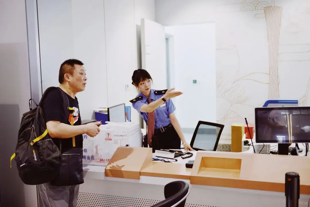 國(guó)慶黃金周運(yùn)輸期間火車(chē)票開(kāi)始發(fā)售