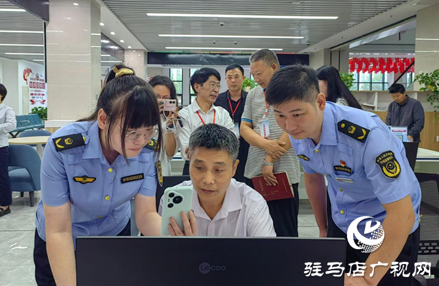 確山縣:沉浸式體驗(yàn)營(yíng)商環(huán)境 助力政務(wù)服務(wù)效能提升