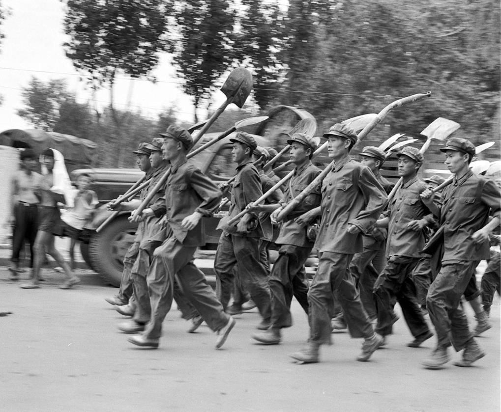 國社之鏡·世紀(jì)光影丨定格瞬間，致敬守護(hù)國泰民安的他們