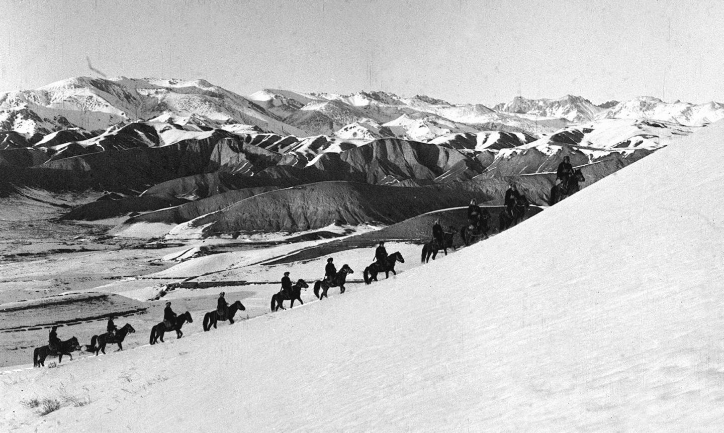 國社之鏡·世紀(jì)光影丨定格瞬間，致敬守護(hù)國泰民安的他們