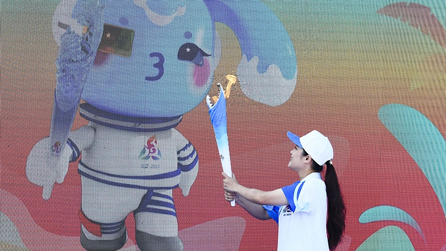 第十二屆全國少數(shù)民族傳統(tǒng)體育運(yùn)動(dòng)會(huì)啟動(dòng)火炬?zhèn)鬟f