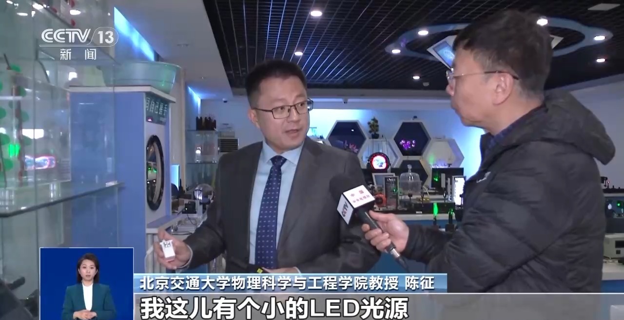 防藍(lán)光、類紙屏……熱銷的護(hù)眼學(xué)習(xí)機(jī)真護(hù)眼還是“智商稅”?