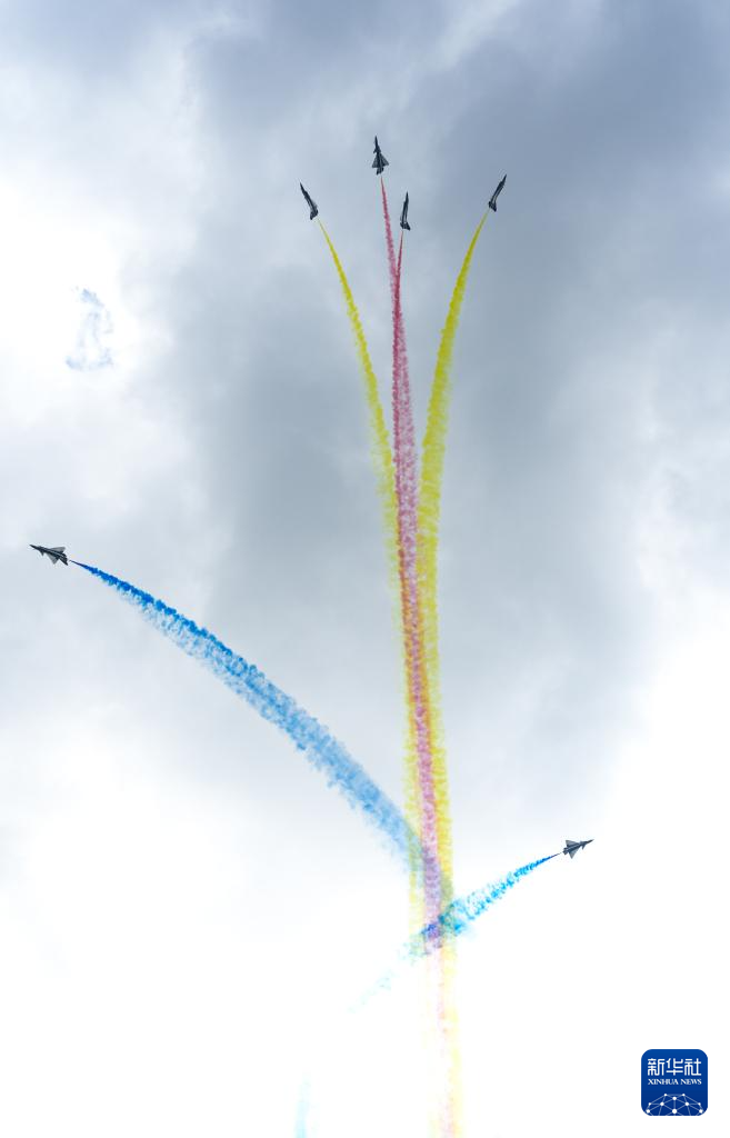 &ldquo;八一&rdquo;&ldquo;紅鷹&rdquo;展翅珠海為人民空軍慶生