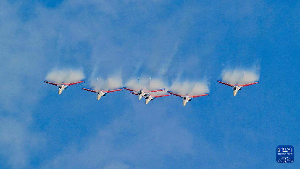 中國(guó)航展精彩紛呈