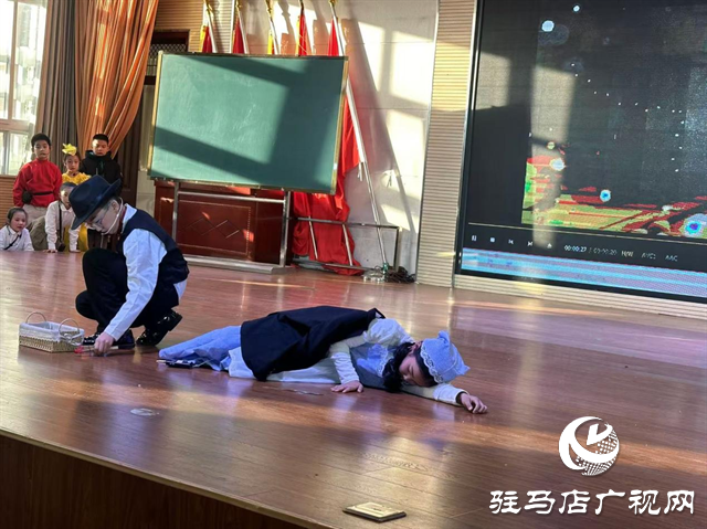駐馬店實(shí)驗(yàn)小學(xué):精彩“劇”現(xiàn) 書香滿園
