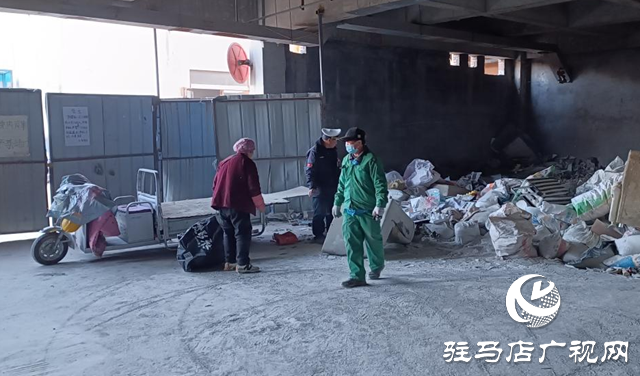 交了停車費(fèi)卻停不了車 這個小區(qū)業(yè)主犯了難