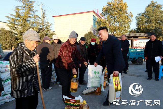 賀新義:情暖高齡老人 傳遞愛與關(guān)懷