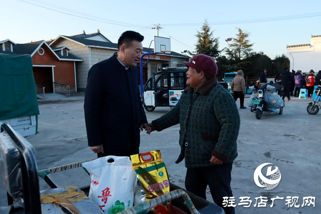 賀新義:情暖高齡老人 傳遞愛與關(guān)懷