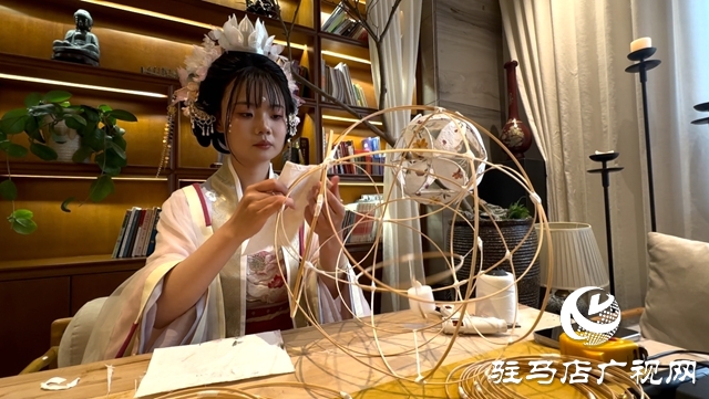 傳統(tǒng)技藝煥發(fā)新生:非遺滾燈制作全流程揭秘