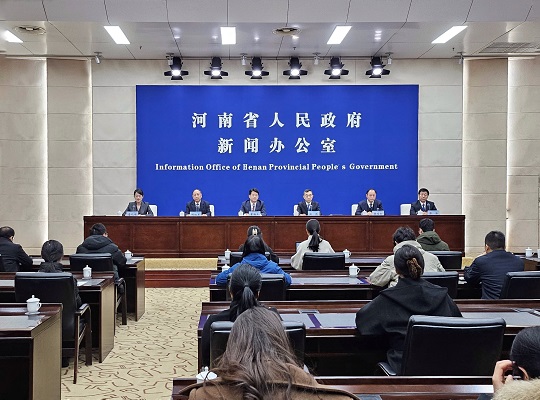 緩解新能源車主&ldquo;里程焦慮&rdquo; 河南183對(duì)高速服務(wù)區(qū)充電樁全覆蓋