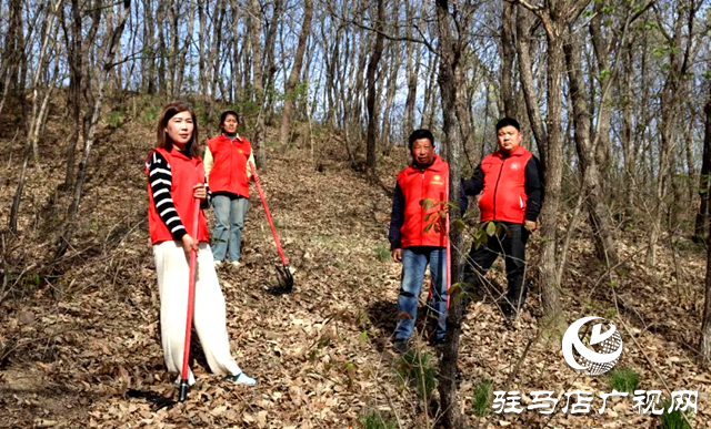 確山:駐村干部沖在前