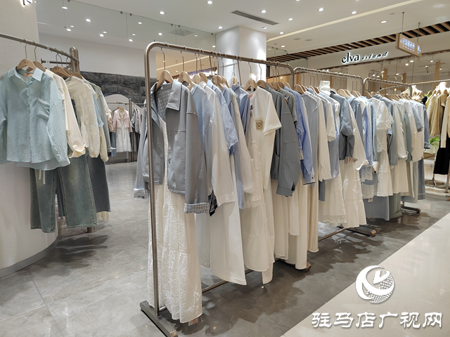 駐馬店:氣溫攀升催熱清涼經(jīng)濟(jì) 夏裝搶“鮮”上市掀消費熱潮